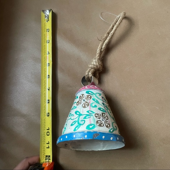 Hand painted bell 🔔 - Picture 4 of 7